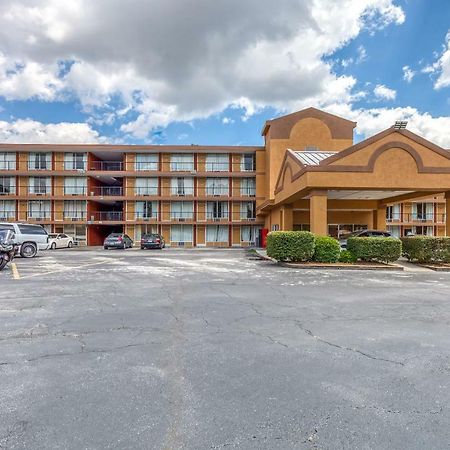 Budgetel Inn & Suites 森林公园 外观 照片