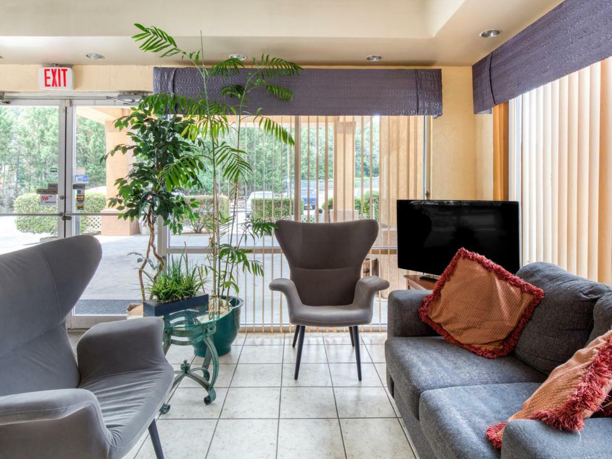 Budgetel Inn & Suites 森林公园 外观 照片