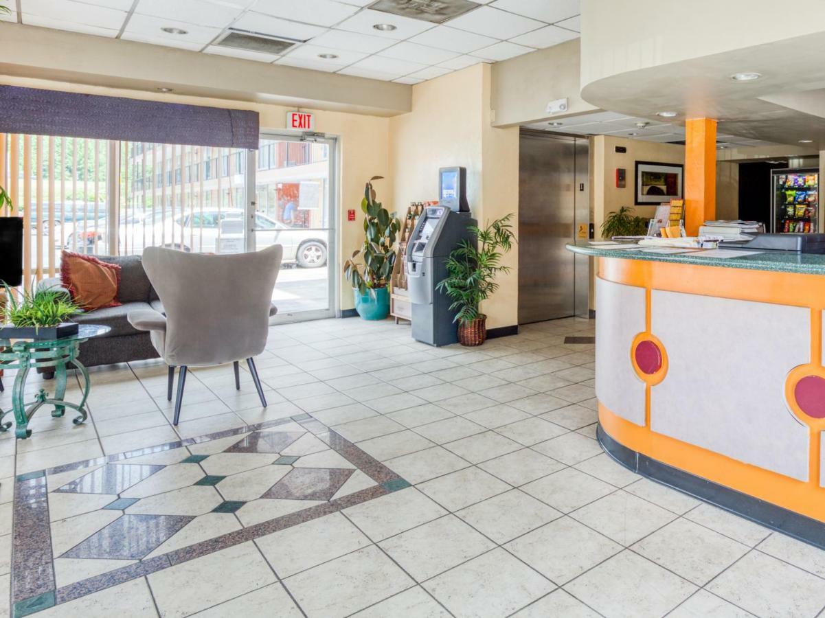 Budgetel Inn & Suites 森林公园 外观 照片