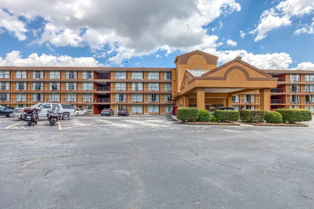 Budgetel Inn & Suites 森林公园 外观 照片